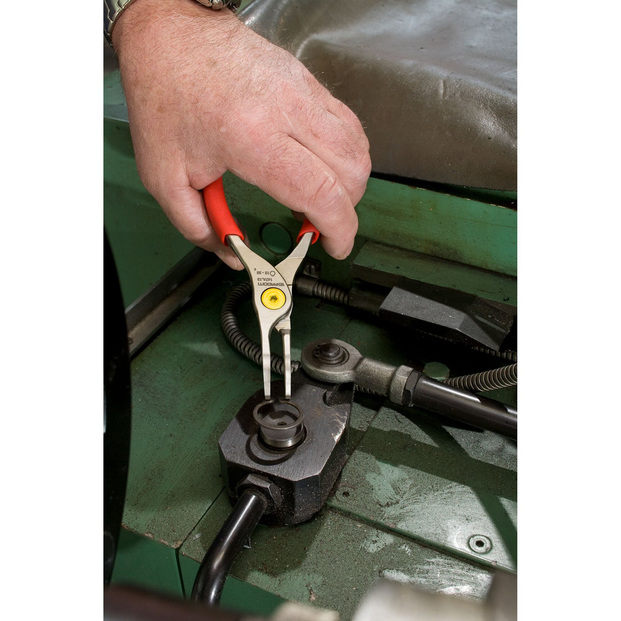 167A - 45° Angled Nose Outside Circlips® Pliers