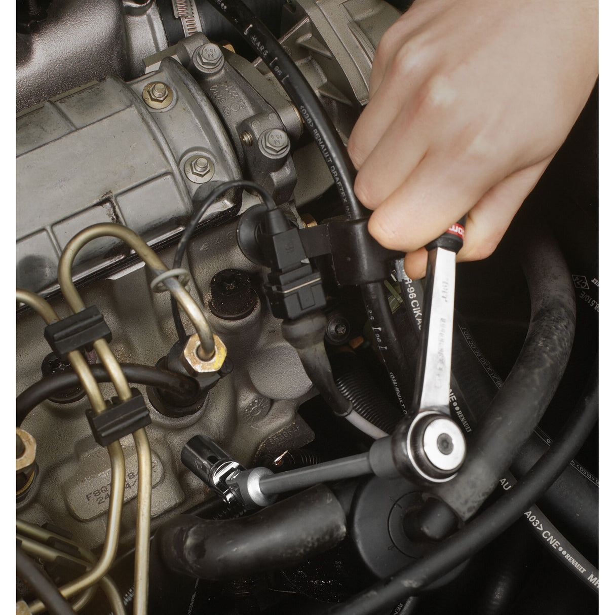 B.10R - 3/8" square drive hinged wrenches for glow plugs