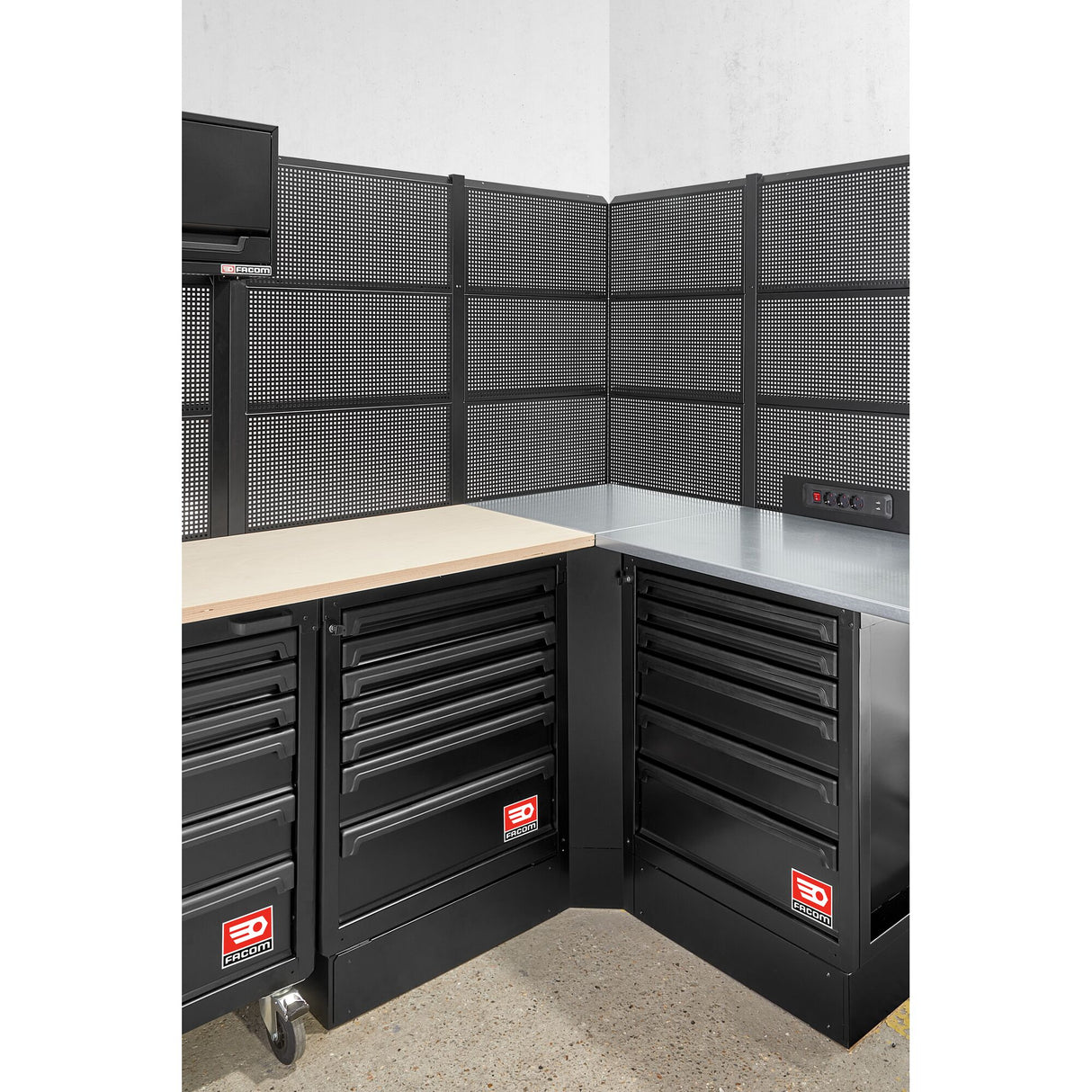 Corner Unit With Galvanized Top and Panels