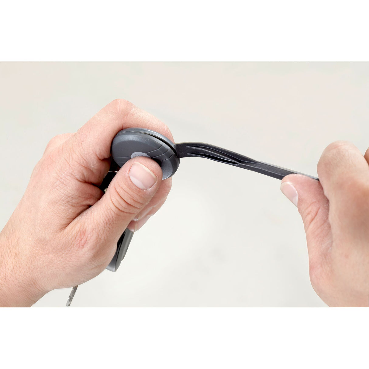 Light Prying Tool
