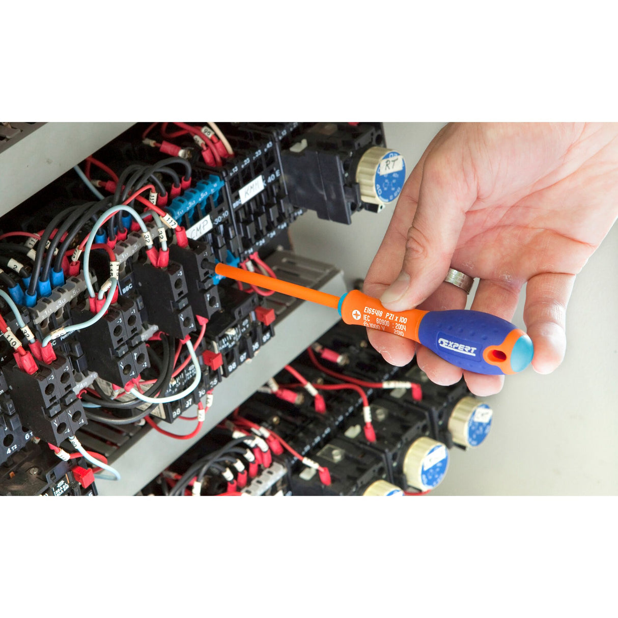 EXPERT by FACOM® 1000 V insulated screwdrivers for Pozidriv® screws